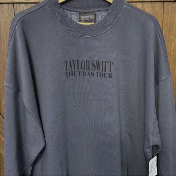 *NWT* Taylor Swift Eras Tour Official Crew Neck Sweatshirt - Picture 6 of 9